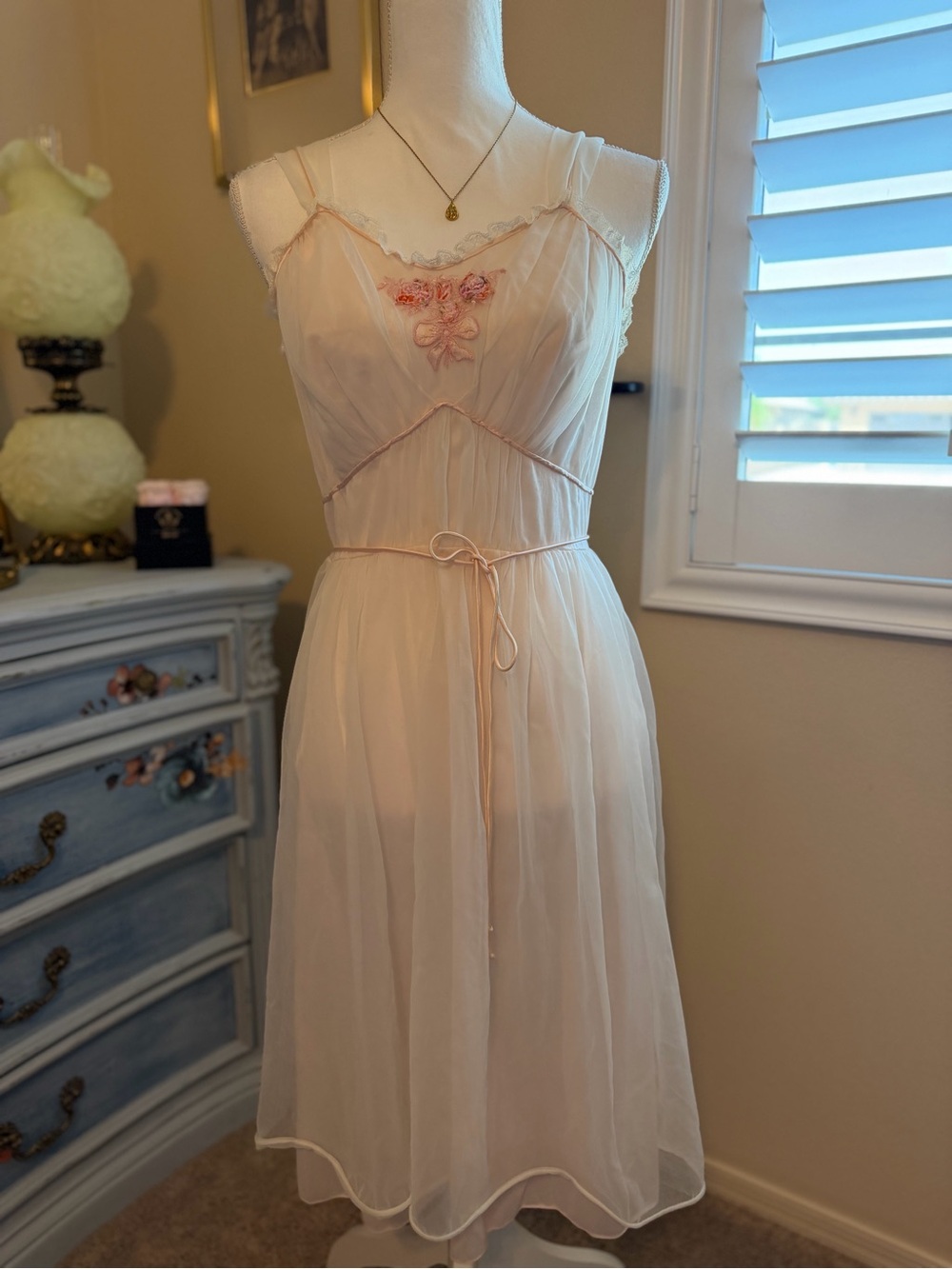 1950’s Sheer Peach Lace Trim Nightgown w Floral Embroidery Nylon Chiffon Vintage